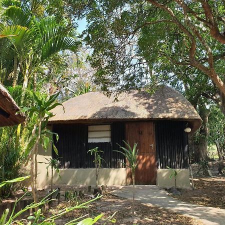 Pumusa Bushcamp Villa Hluhluwe Exterior photo